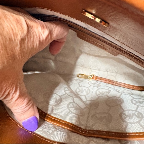 Michael Kors Hamilton tote bag tricolor canvas/leather and a gold-padlock. - Picture 11 of 16